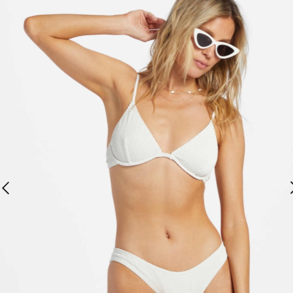 Billa Bong-Ribbed Bikini Top (White) 🤍